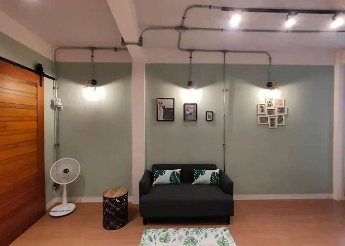 Station8 Hostel *